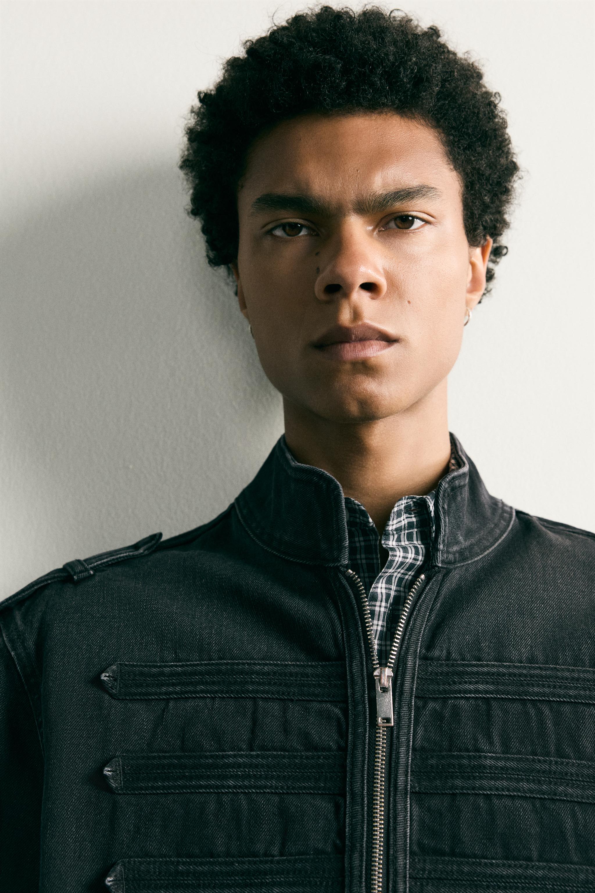 VESTE COURTE À PATTES D'ÉPAULE